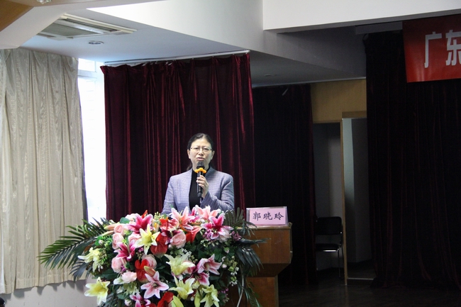 市围产医学分会主任委员,市妇幼保健院院长郭晓玲在会上作专题学术