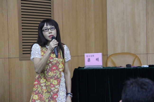 市糖尿病学分会副主任委员,市第一人民医院梁明在会上作专题演讲